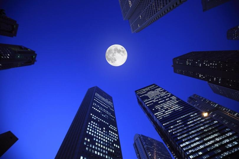 月之暗面与阿里巴巴相继发布AI模型引发市场震动，月之暗面加速赴港IPO