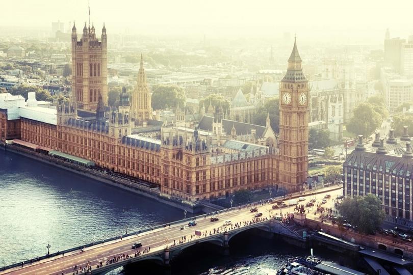 英国议会启动针对加密企业银行服务瓶颈的调查