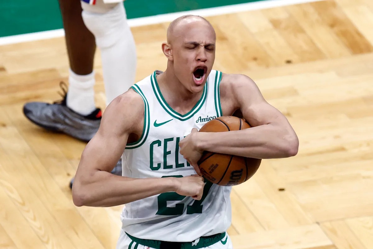 据报凯尔特人与乔丹·沃尔什达成3年续约合同