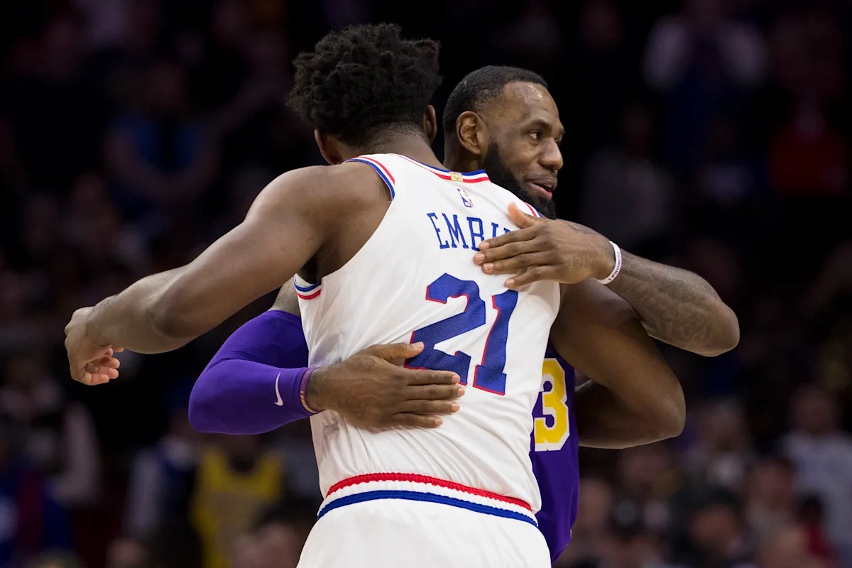 勒布朗·詹姆斯签约76人：凯特琳·克拉克与NBA高管震惊，传奇做出‘最后决定’
