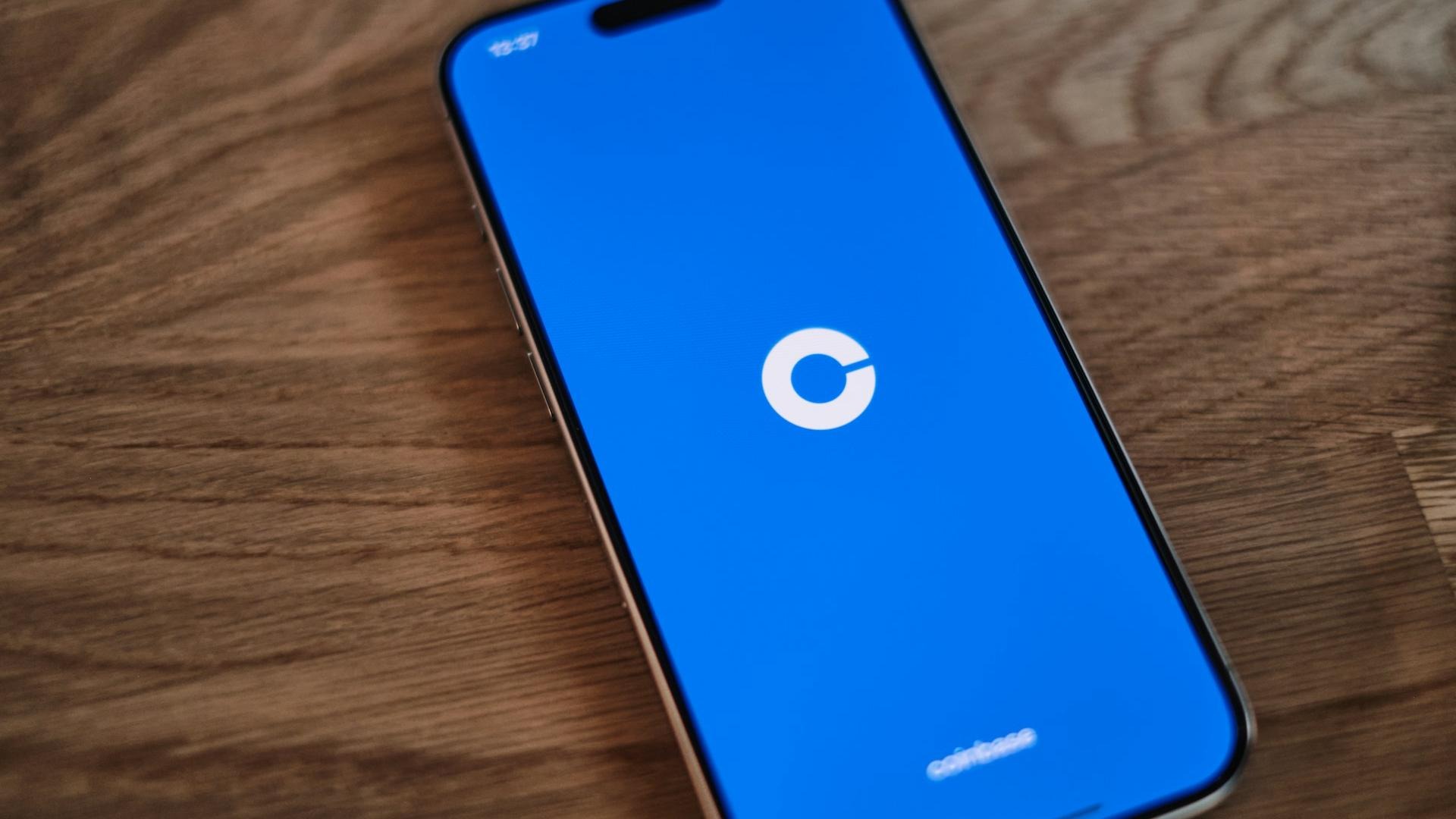 Coinbase二季度营收不及预期，股价盘后下跌5%