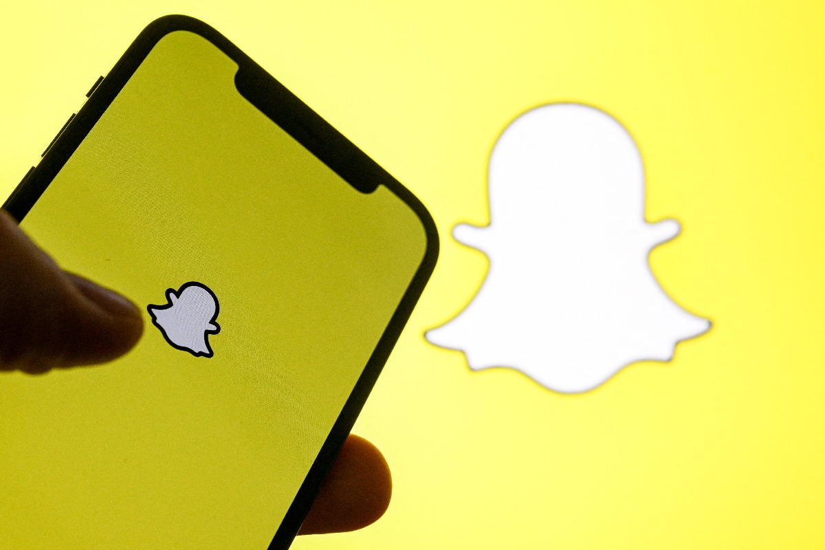 Snapchat不再奖励完全由AI生成的Spotlight内容