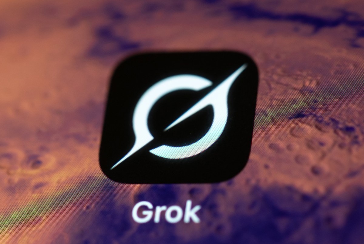 Grok 持续向用户发送乱码回复