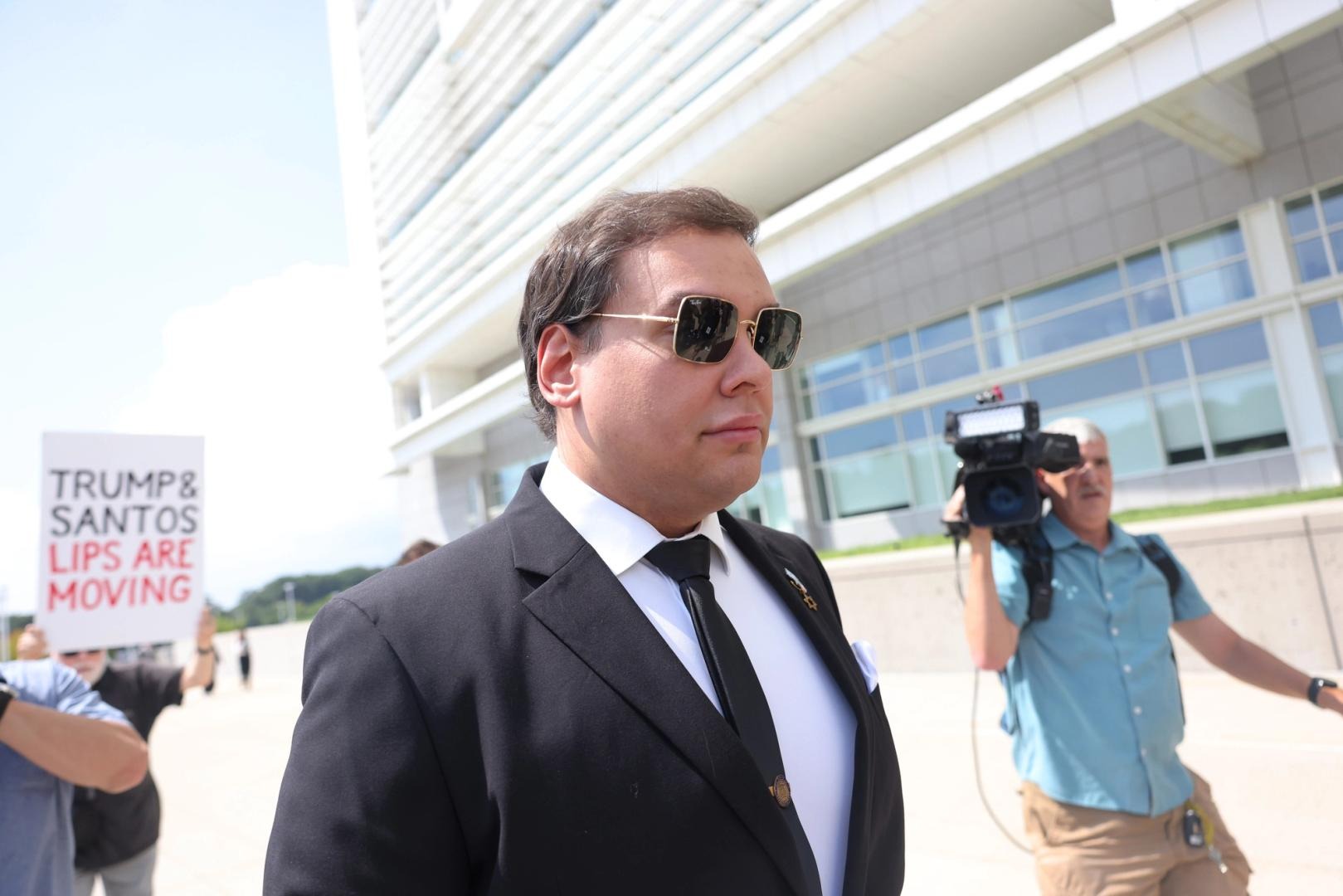 Kalshi对前国会议员乔治·桑托斯开出首张终身禁入罚单