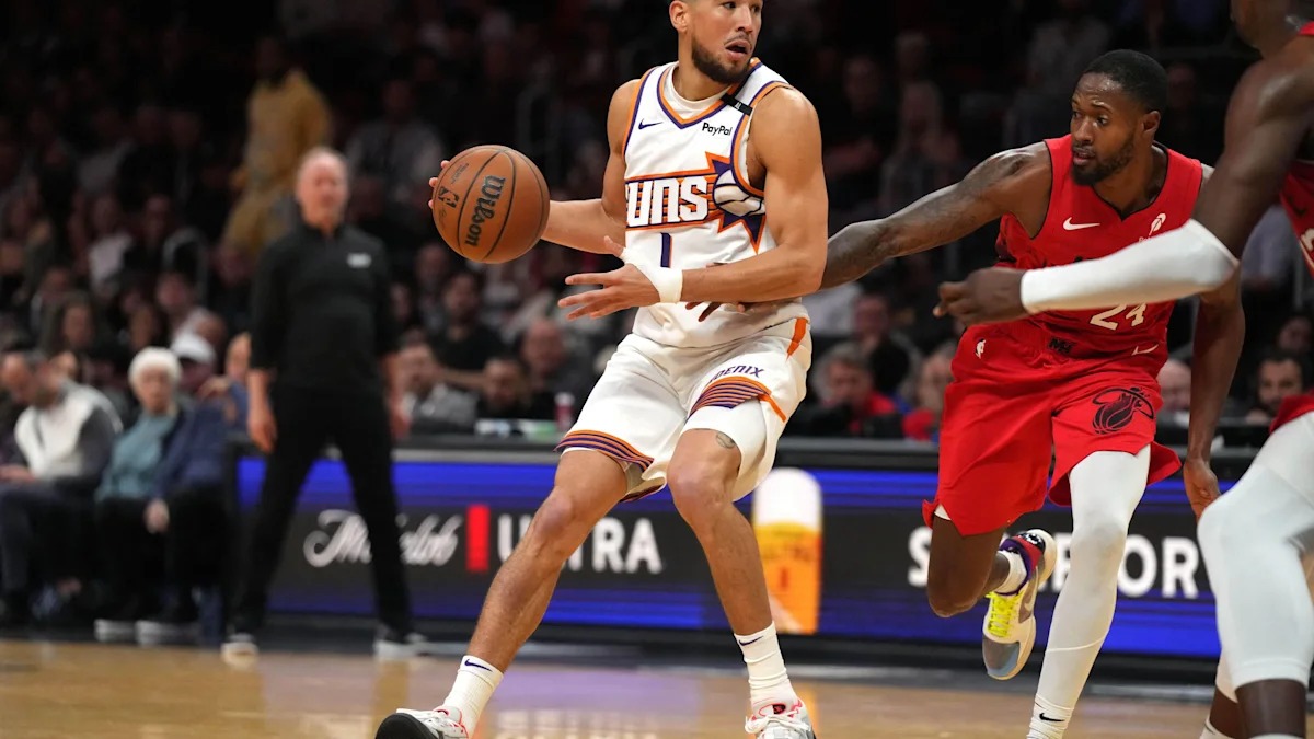 德文·布克在ESPN NBA球员排名中跌至第20位