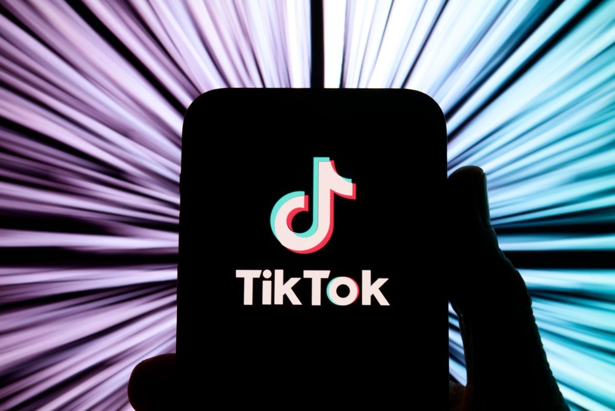 TikTok推出AI购物助手与一键结账功能