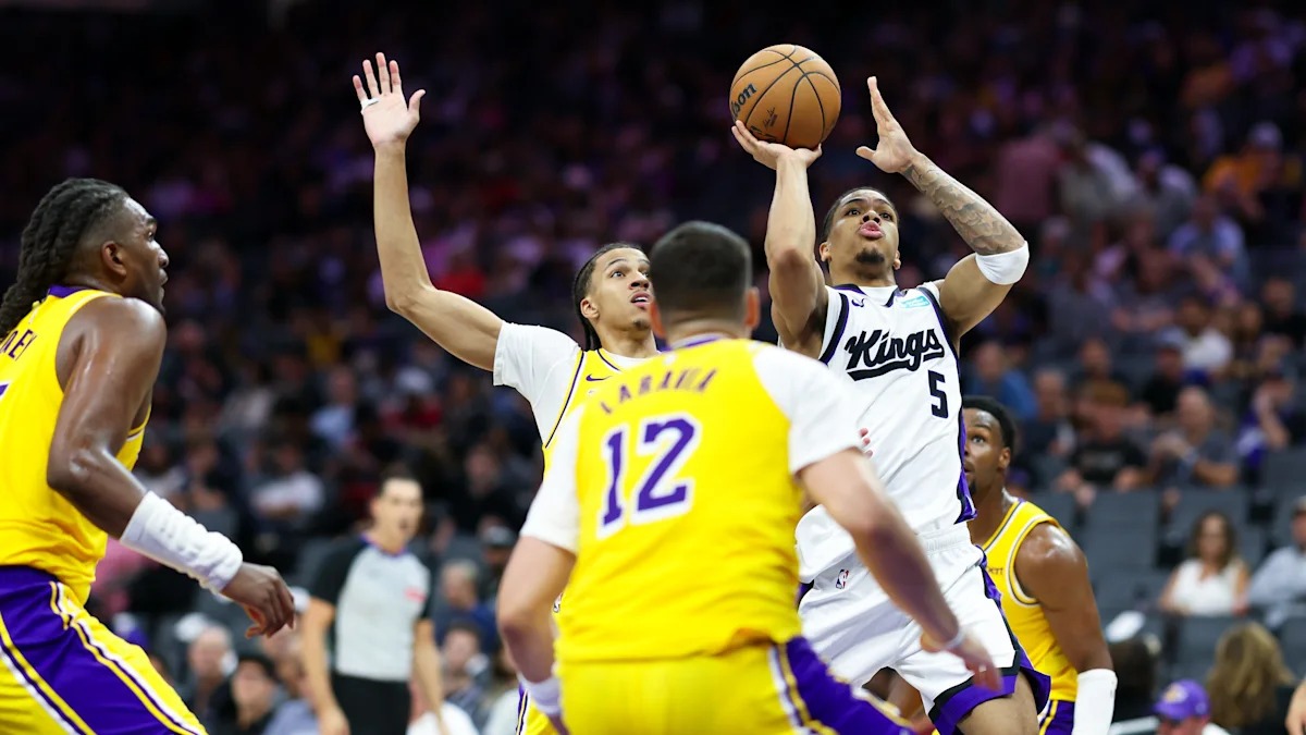小达里厄斯·阿库夫NBA季前赛首秀表现从容