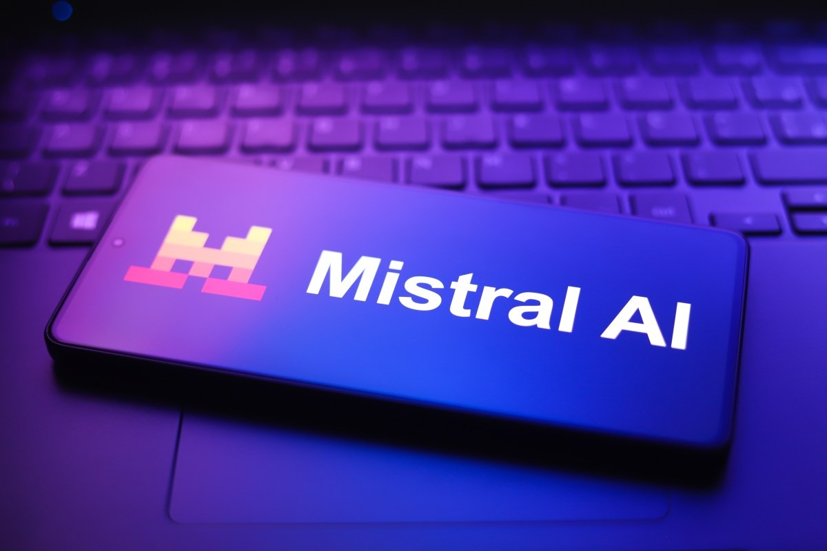 Mistral 新 1T 模型欲超越闭源与开源对手