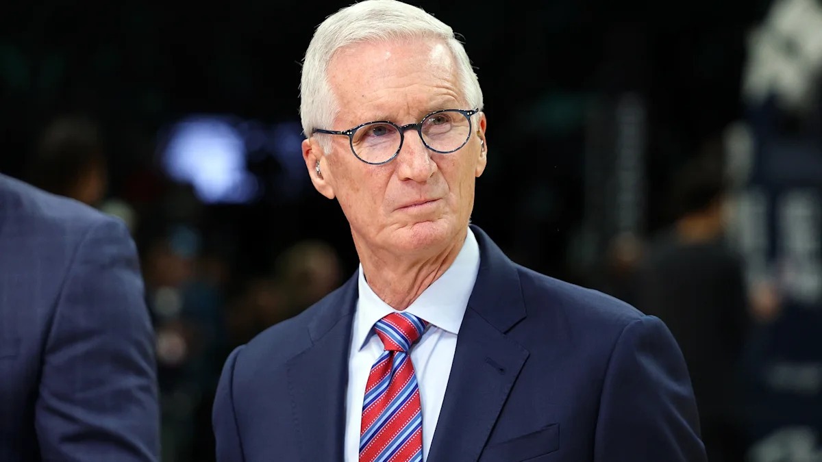 ESPN解说员迈克·布林道歉，此前勒布朗·詹姆斯否认其直播中关于自己与乔尔·恩比德的说法