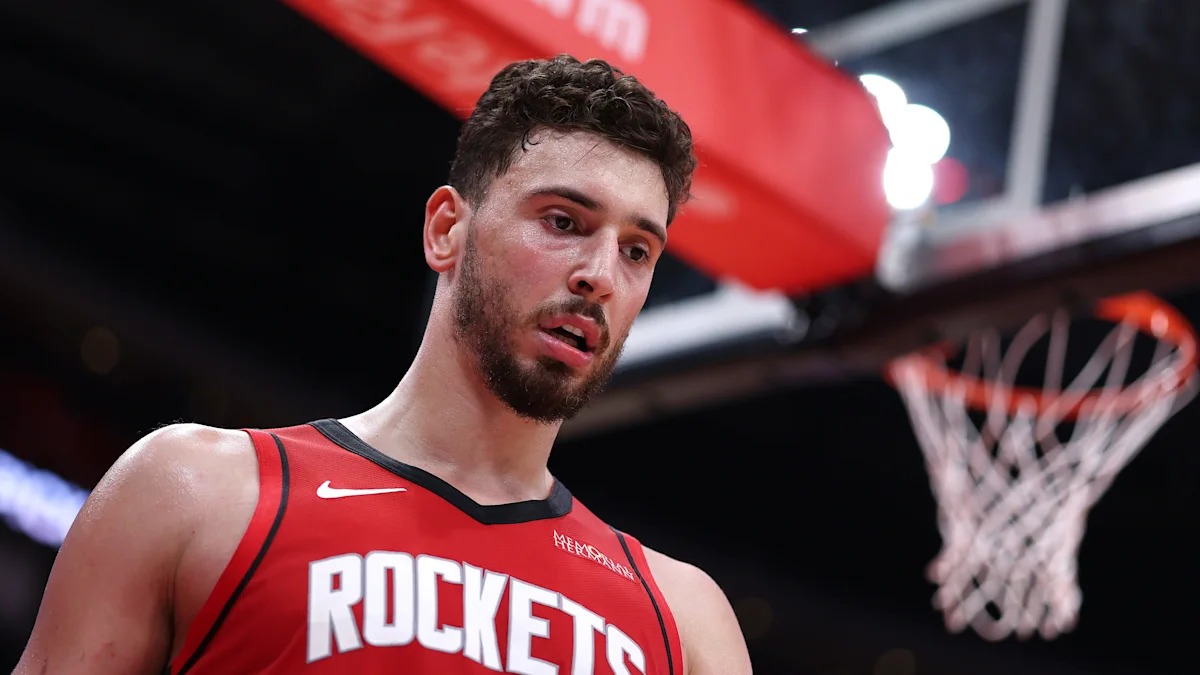 申京拿下三双，火箭在NBA中国赛击败库珀·弗拉格领衔的独行侠