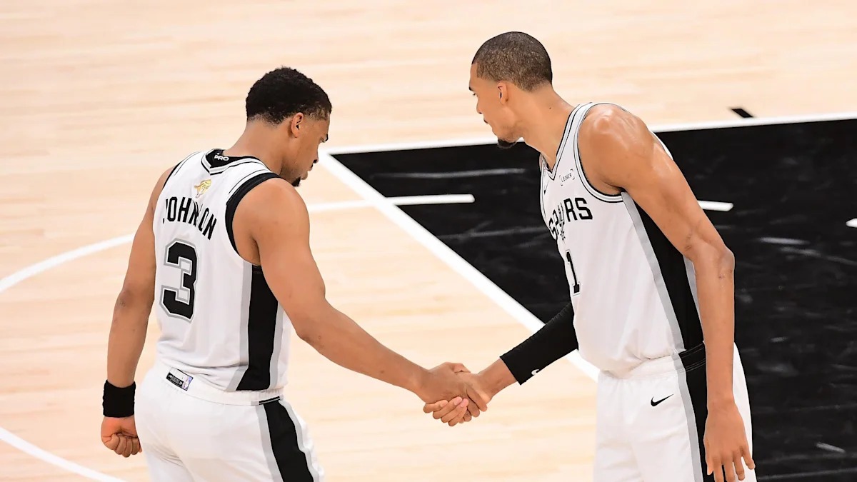 开放讨论帖：凯尔登·约翰逊——NBA最佳第六人如何享受场外时光