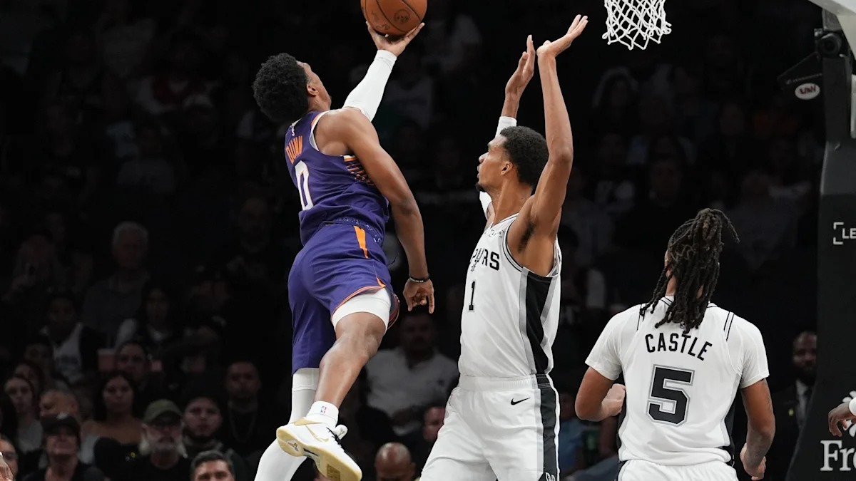 比赛回顾：马刺拉开分差击败残阵太阳，123-103
