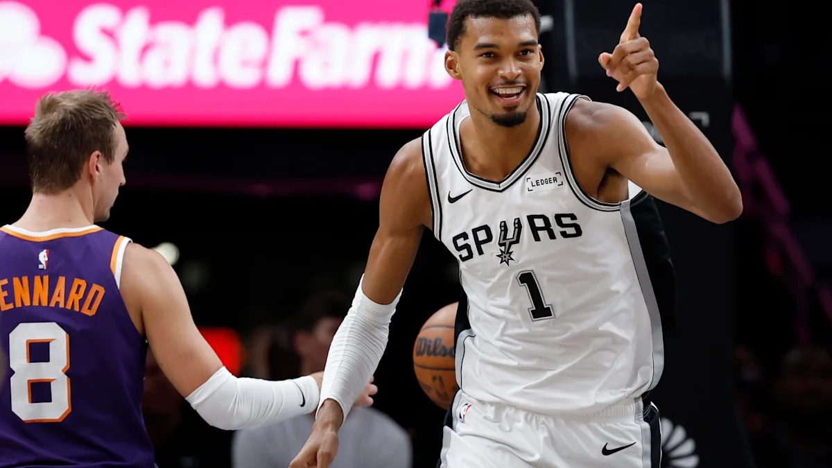 马刺成NBA夺冠热门，文班亚马在2026-27赛季总经理调查中横扫球员评选