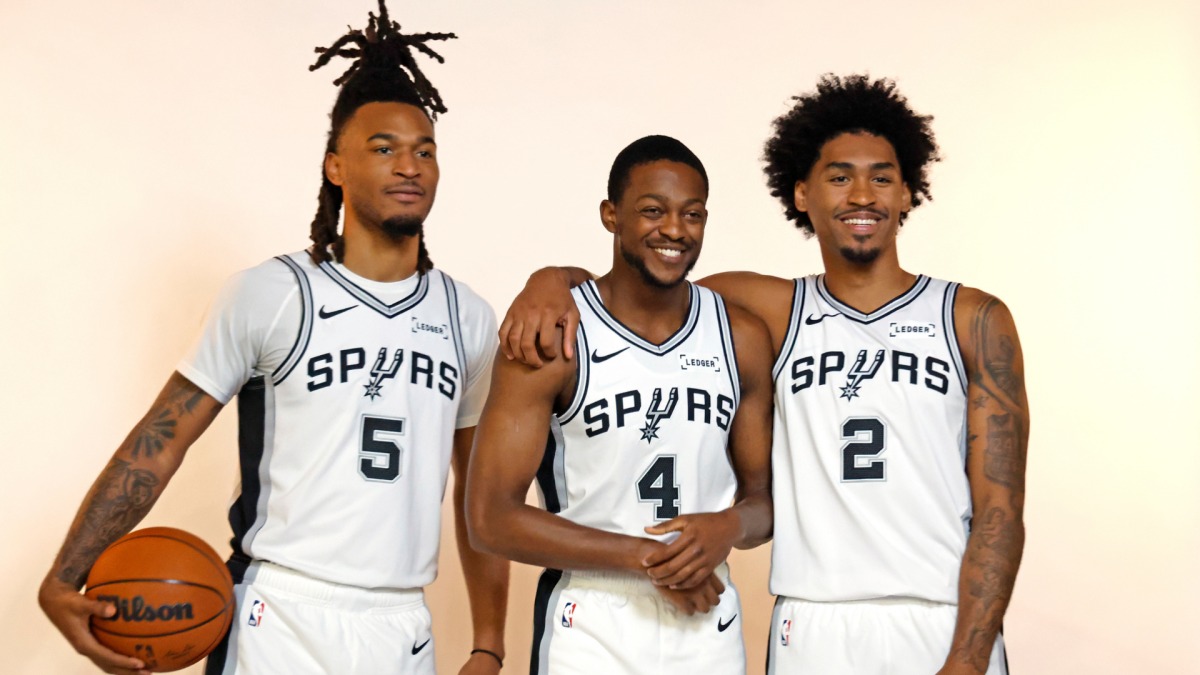NBA新赛季五大首发阵容悬念：马刺要打三后卫？开拓者用莫兰特-利拉德后场？