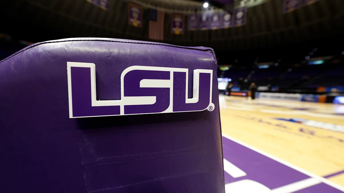 前NBA选秀球员萨利乌·尼昂获准代表LSU出战，LSU放弃RJ·路易斯二世资格申诉