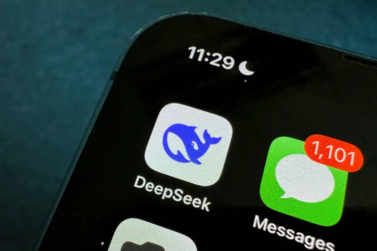 DeepSeek据报在美国限制措施后融资150亿美元