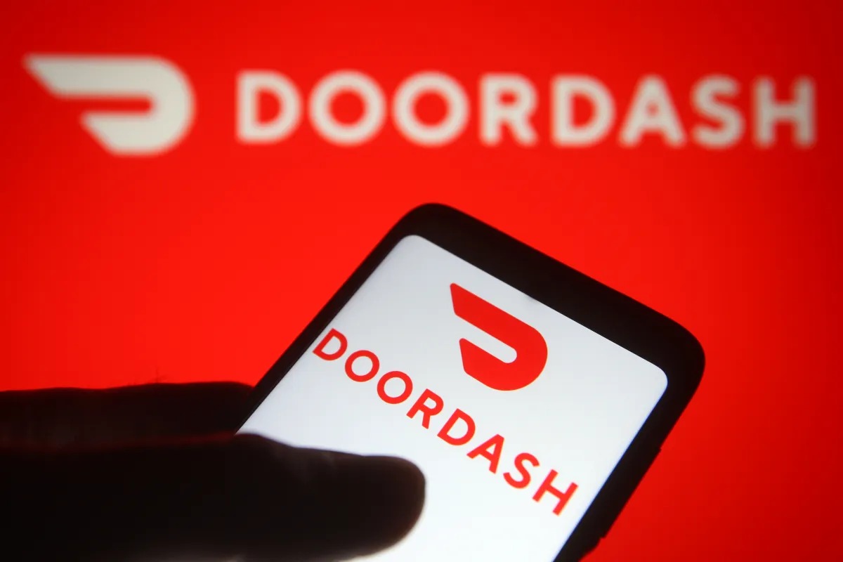 DoorDash 称仅收到“数百笔”来自 AI 智能体的订单